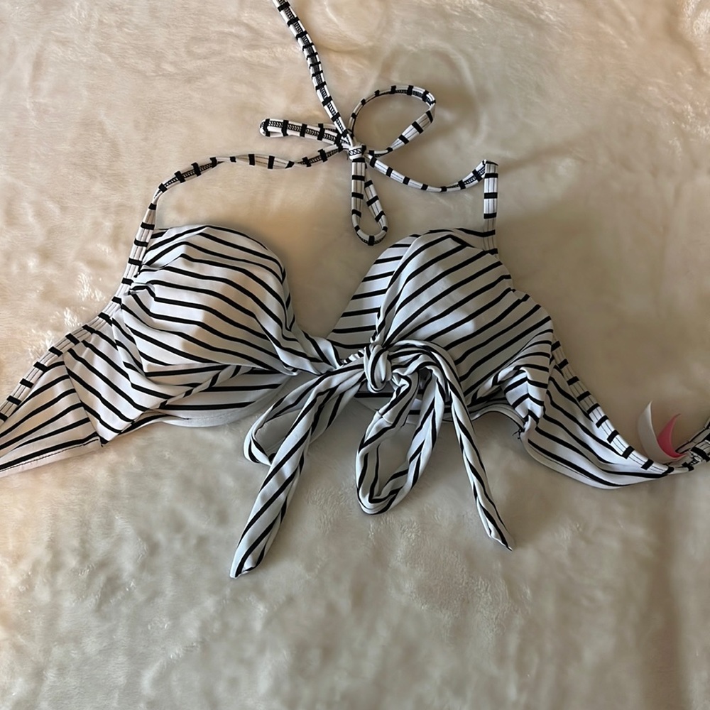 Victoria’s Secret Bikini top